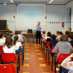 Alcuni momenti delle lezioni alla scuola media "Oscar Levi" a Chieri.